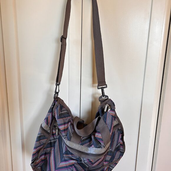 LeSportsac Boston Bag Weekender Bag - Picture 4 of 11